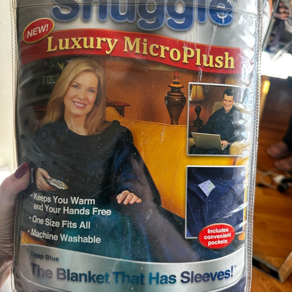 Snuggie Luxury MicroPlush Blanket with Sleeves